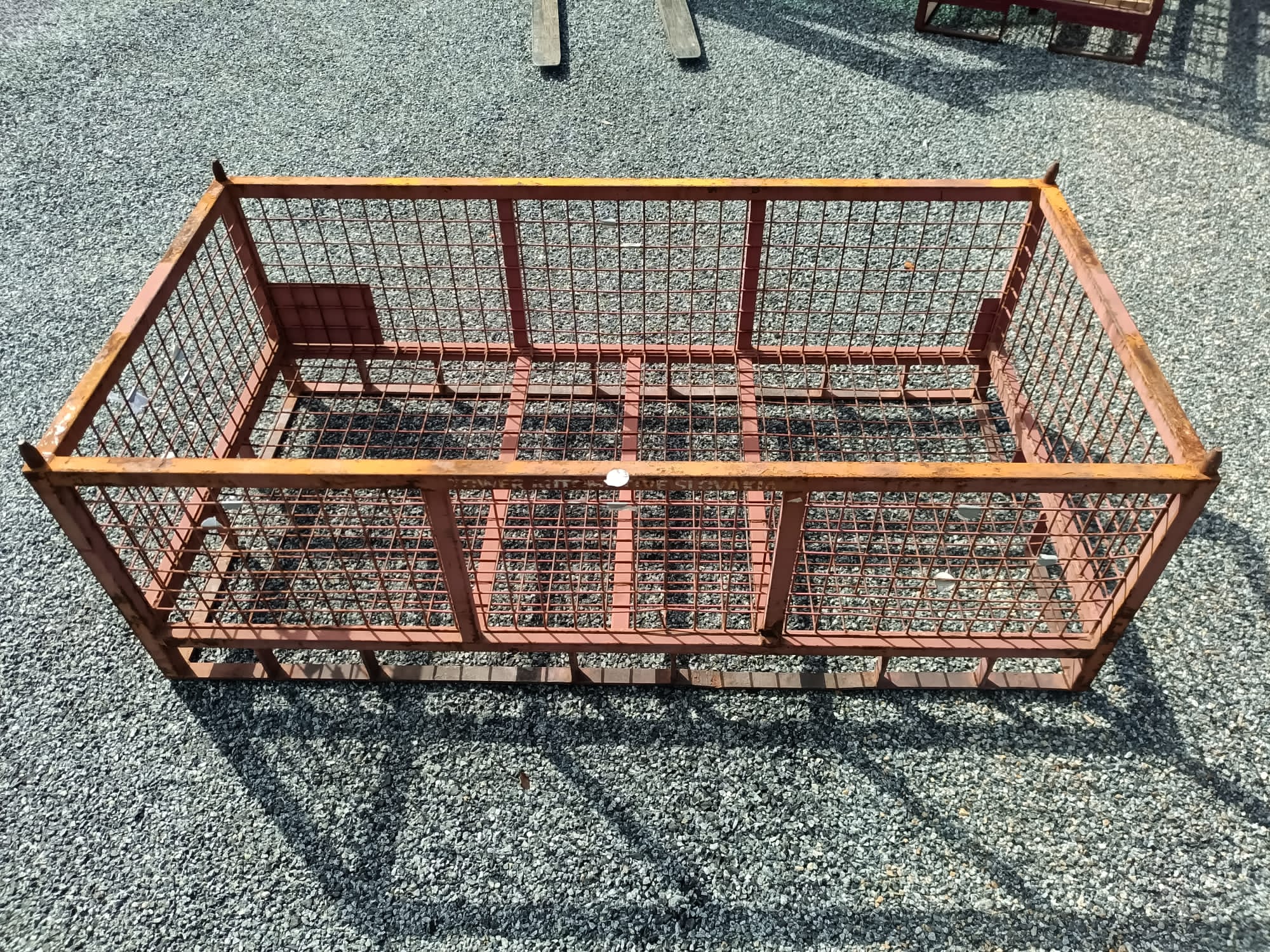 Metal grating machinesGrand-Ladungstraeger-