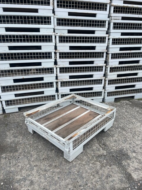 Gitterbox mit ganzer Klappe an der kurzen Seite lackiert Gitterbehälter 1000x800x300
