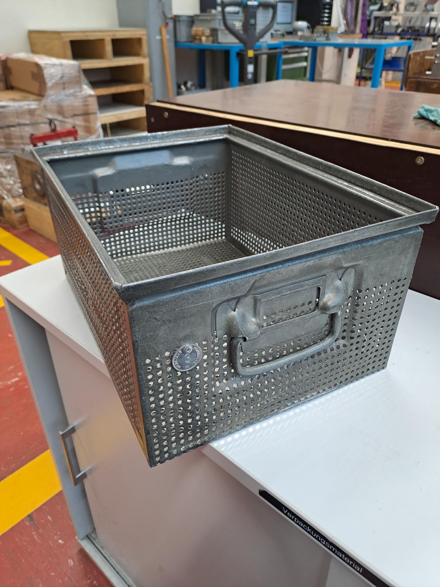 Stackle közlekedési doboz ütött 400x300x200 mmLencse