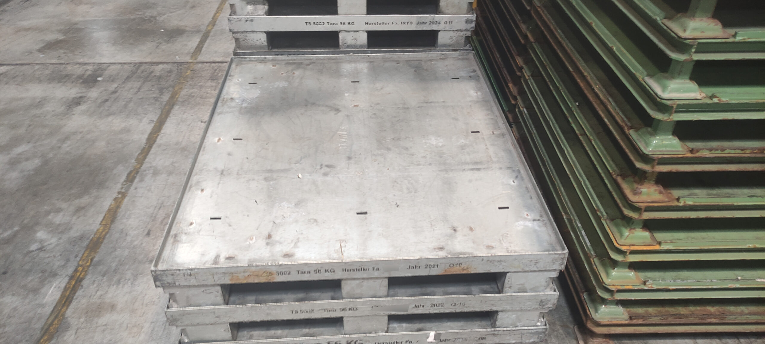 Daimler T5 5002 palette en acier - Palette en acier plat